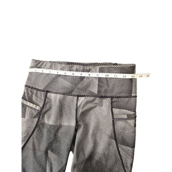Athleta Zip Pocket 7/8 legging gray/black Size small poly/lycra - Picture 5 of 13